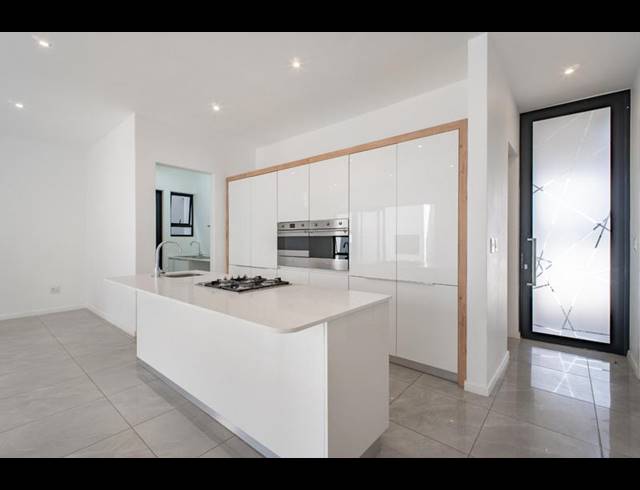 3 BEDROOM PROPERTY TO RENT IN BRYANSTON